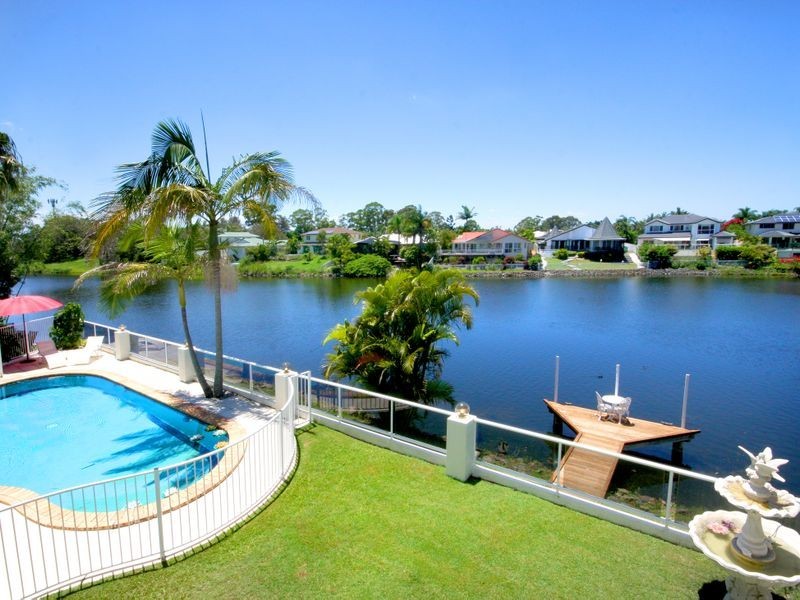 5 Malanda Place, Robina QLD 4226