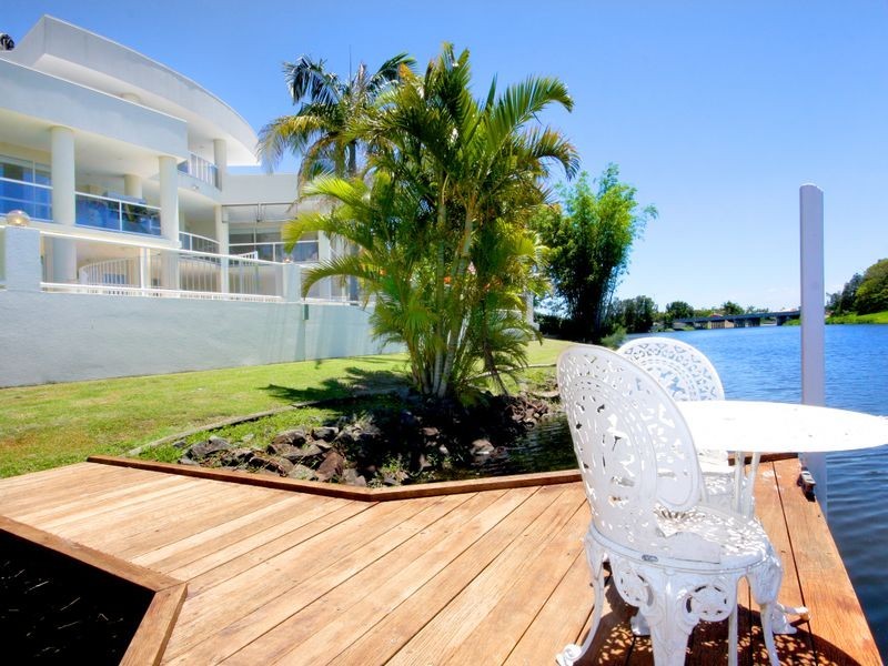 5 Malanda Place, Robina QLD 4226