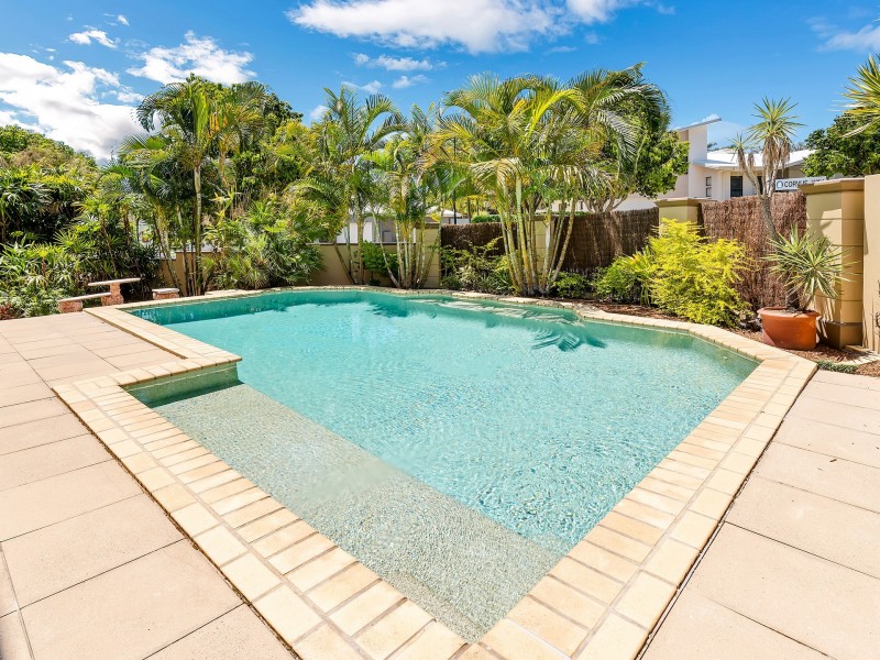 1 Corvus Way, Robina QLD 4226