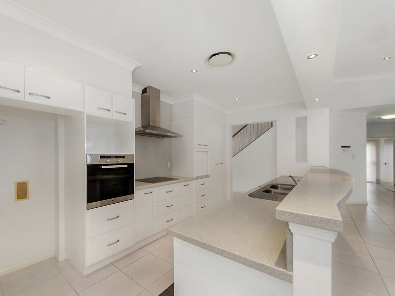 8 Gilgandra Close, Reedy Creek QLD 4227