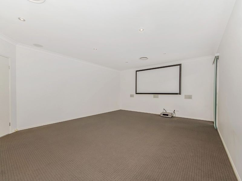 8 Gilgandra Close, Reedy Creek QLD 4227