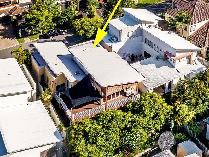 8 St Paul Crescent, Varsity Lakes QLD 4227