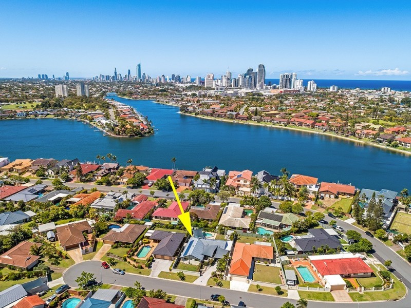 5 Mayra Court, Mermaid Waters QLD 4218