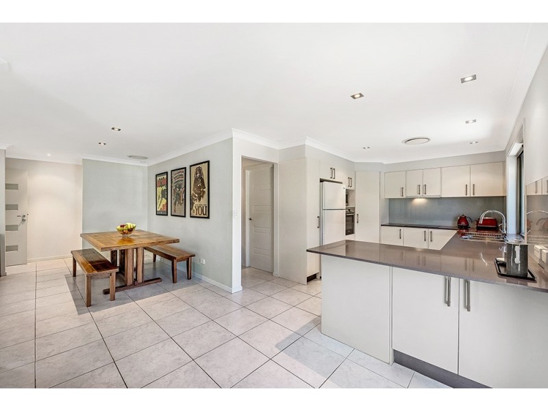 5 Mayra Court, Mermaid Waters QLD 4218