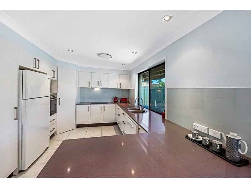 5 Mayra Court, Mermaid Waters QLD 4218