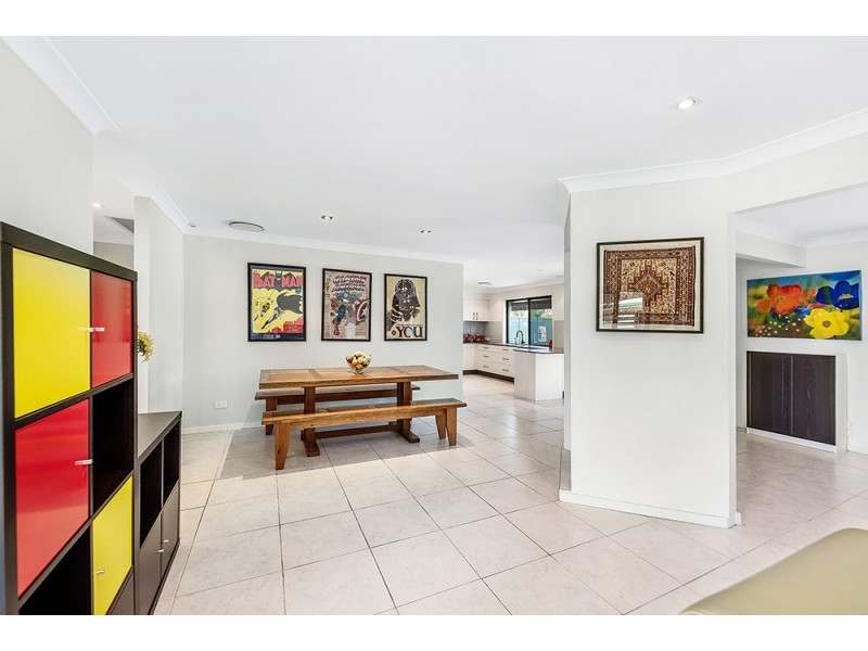 5 Mayra Court, Mermaid Waters QLD 4218