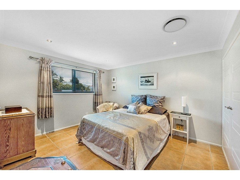 5 Mayra Court, Mermaid Waters QLD 4218