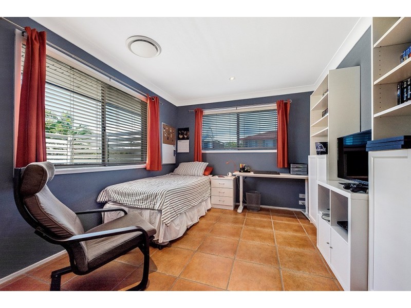 5 Mayra Court, Mermaid Waters QLD 4218