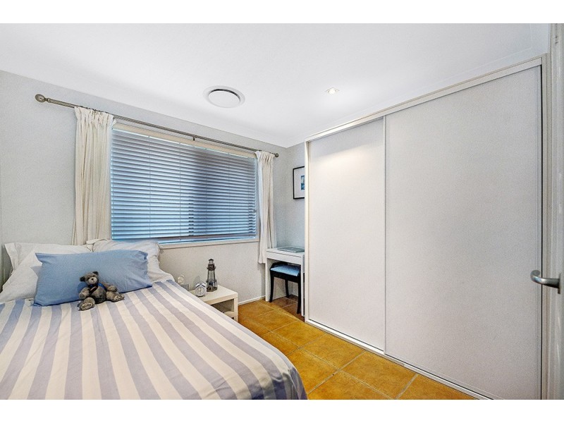 5 Mayra Court, Mermaid Waters QLD 4218