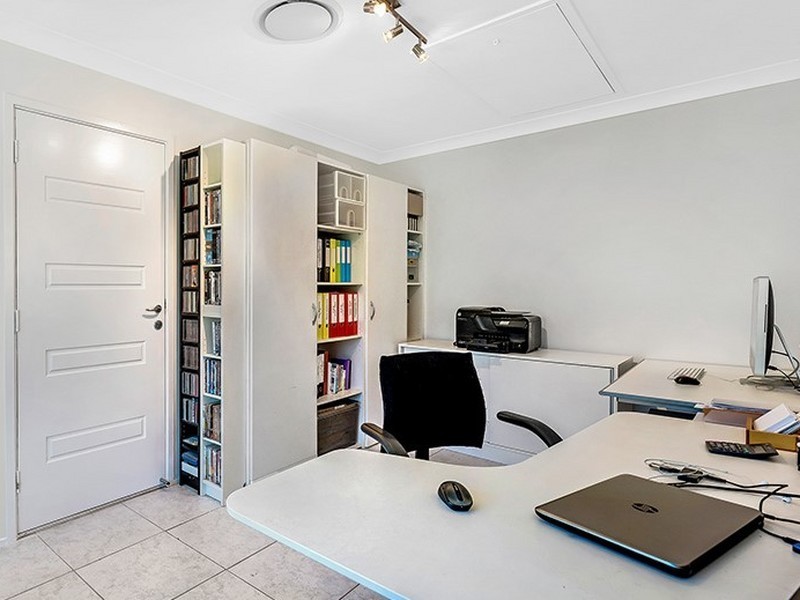 5 Mayra Court, Mermaid Waters QLD 4218