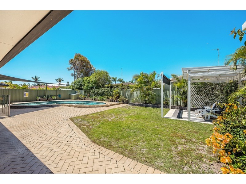 5 Mayra Court, Mermaid Waters QLD 4218
