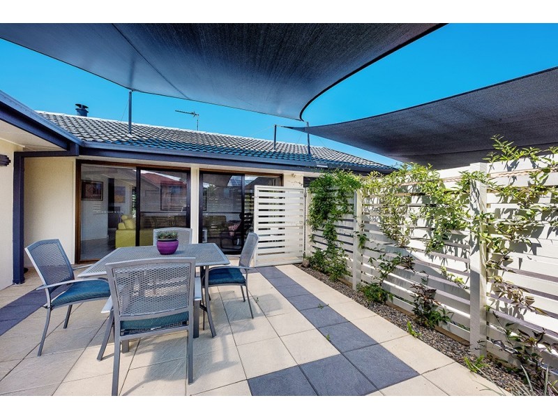 5 Mayra Court, Mermaid Waters QLD 4218