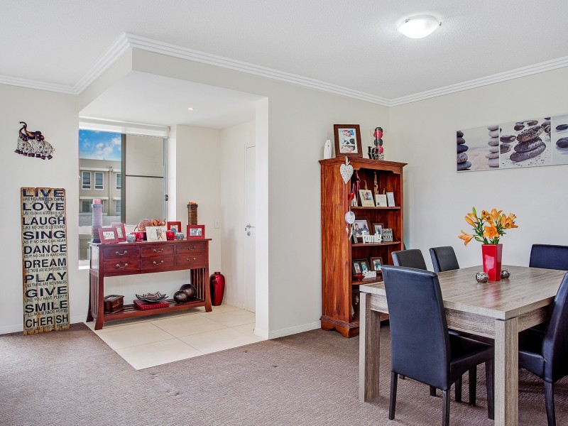 26/1 Lakefront Crescent, Varsity Lakes QLD 4227