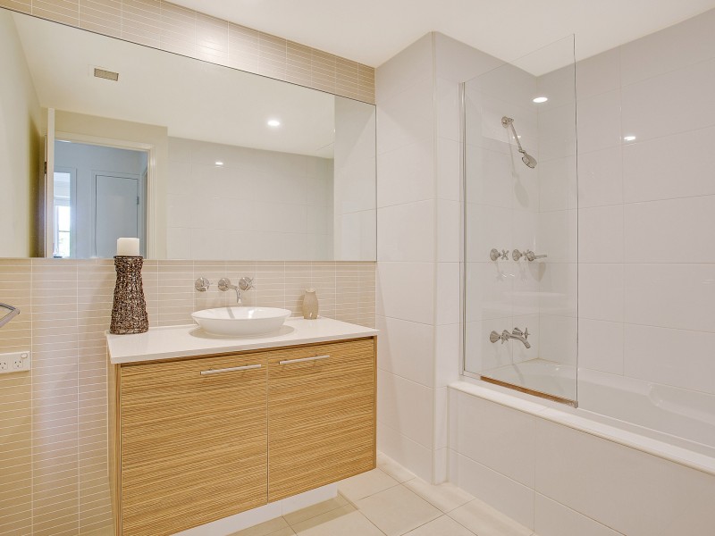 26/1 Lakefront Crescent, Varsity Lakes QLD 4227