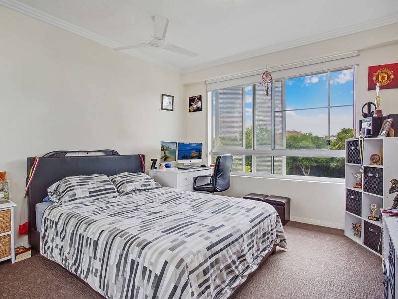 26/1 Lakefront Crescent, Varsity Lakes QLD 4227