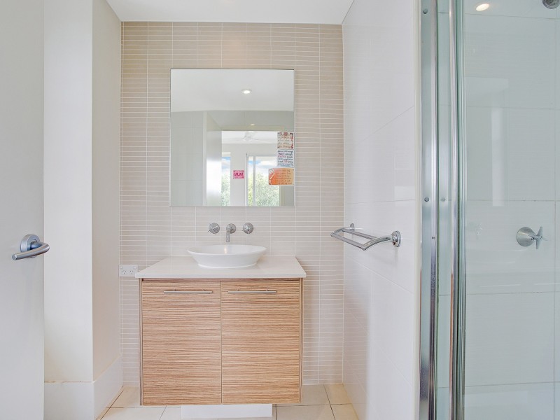 26/1 Lakefront Crescent, Varsity Lakes QLD 4227