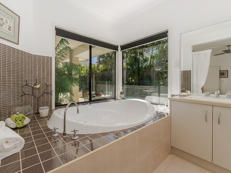 47 Observatory Drive, Reedy Creek QLD 4227