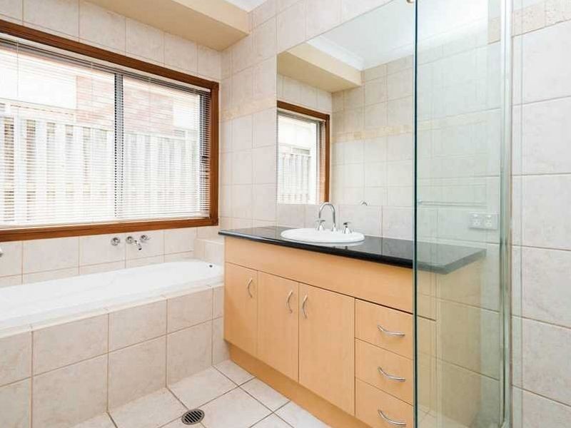 47 Gerona Circuit, Varsity Lakes QLD 4227
