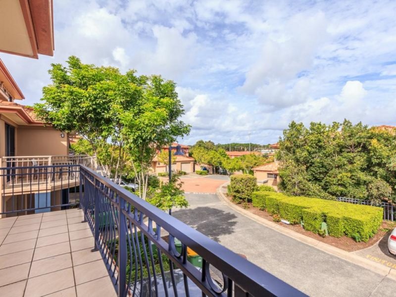 98/4 University Drive, Robina QLD 4226