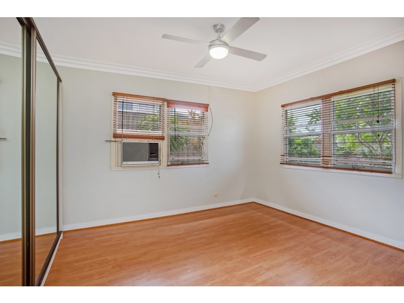 102 Central Street, Labrador QLD 4215