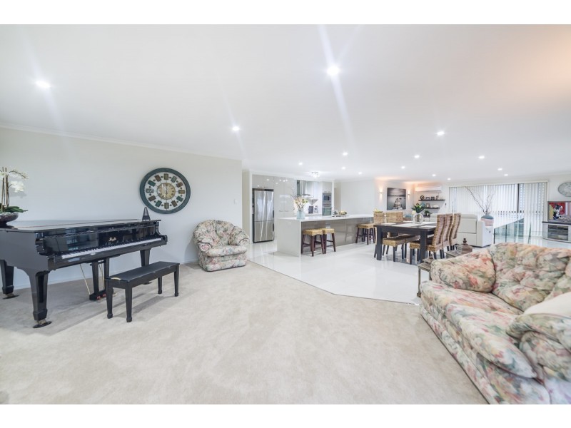 29 Jarrahdale Drive, Elanora QLD 4221