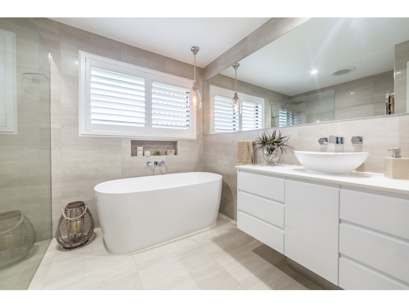 29 Jarrahdale Drive, Elanora QLD 4221