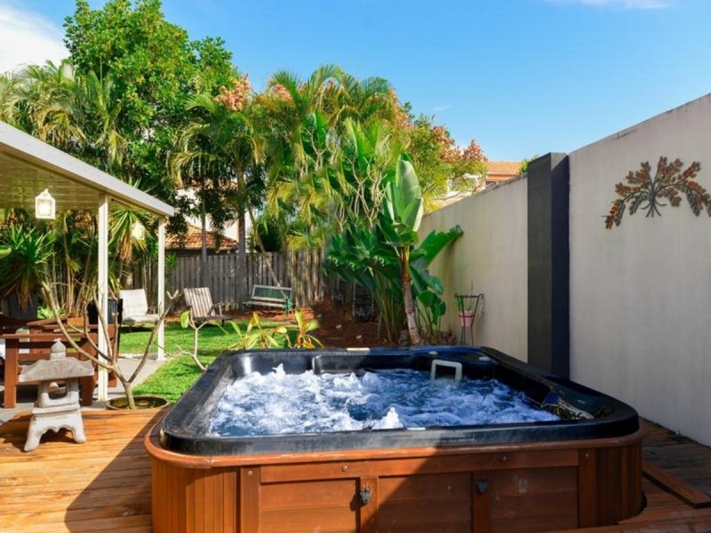 17 Laurel Oak Drive, Robina QLD 4226