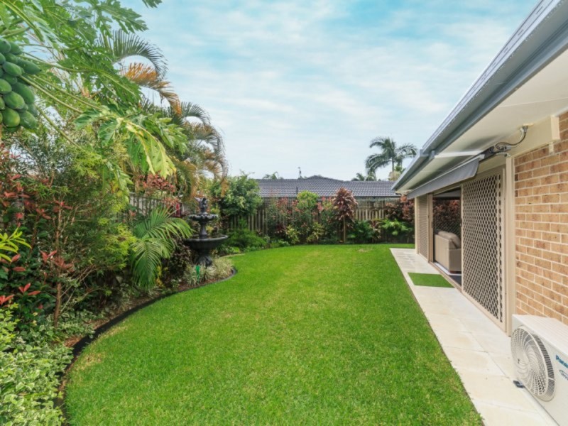 5 Rosanna Place, Robina QLD 4226