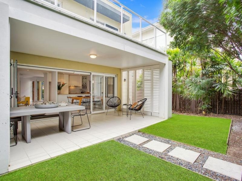 35 Riverwalk Avenue, Robina QLD 4226