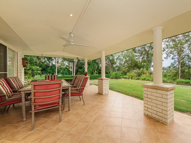 294 Chesterfield Drive, Bonogin QLD 4213