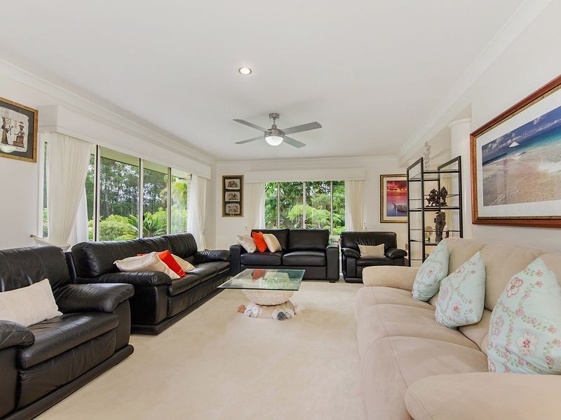 294 Chesterfield Drive, Bonogin QLD 4213