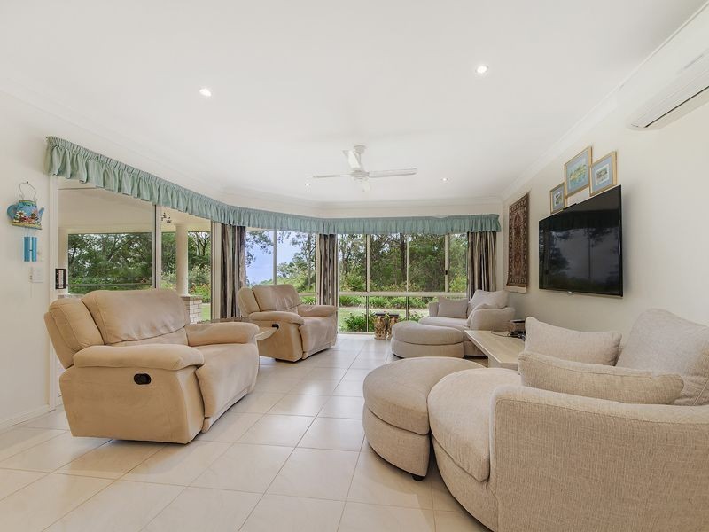 294 Chesterfield Drive, Bonogin QLD 4213