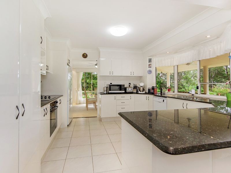 294 Chesterfield Drive, Bonogin QLD 4213