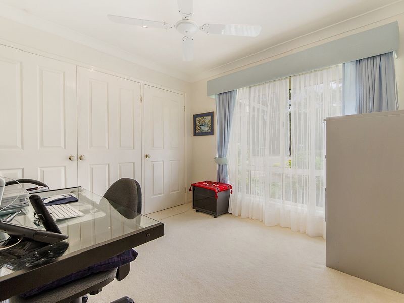 294 Chesterfield Drive, Bonogin QLD 4213