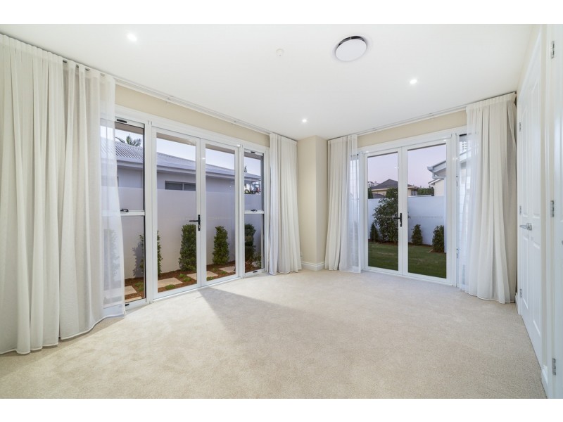 20 Seafarer Court, Paradise Waters QLD 4217