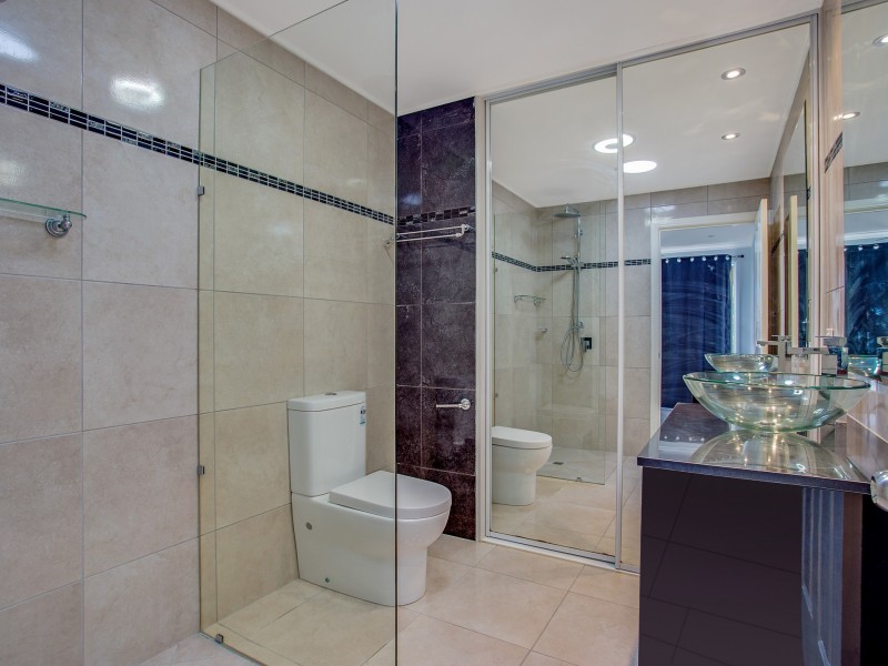 20 Southlake Drive, Varsity Lakes QLD 4227