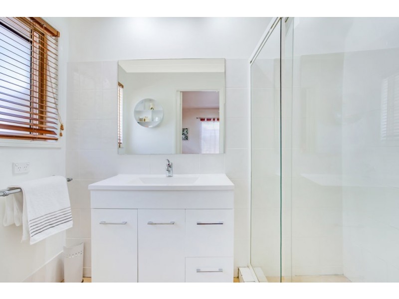 1/38 Cheltenham Drive, Robina QLD 4226