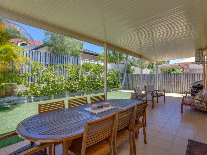2 Windemere Crescent, Varsity Lakes QLD 4227