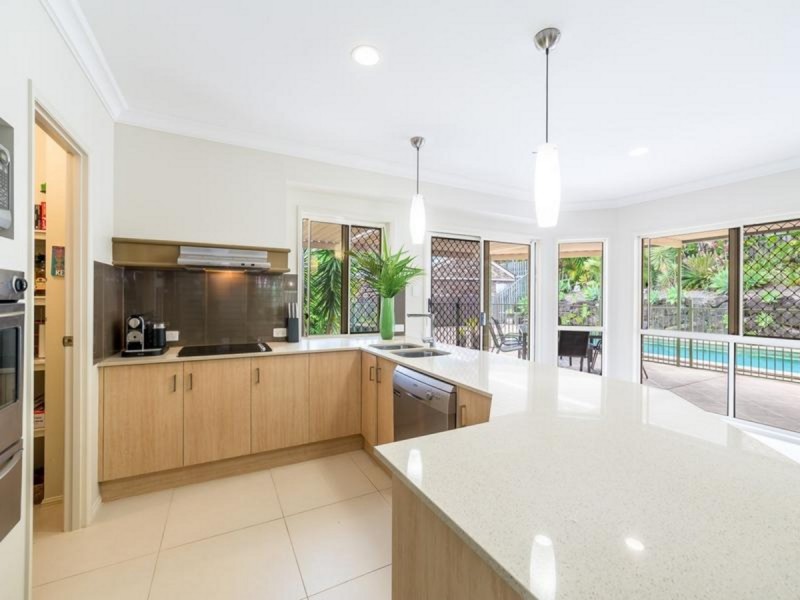 33 Forest Drive, Elanora QLD 4221