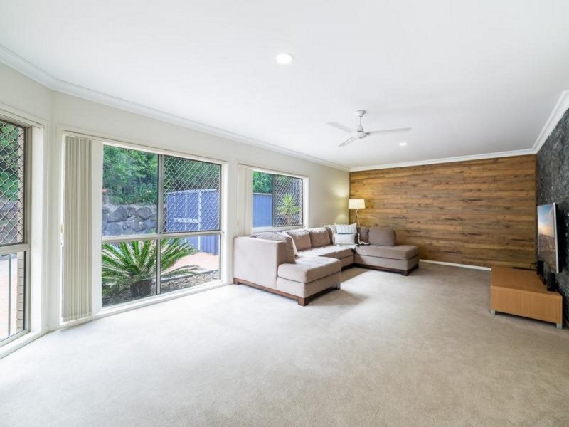 33 Forest Drive, Elanora QLD 4221