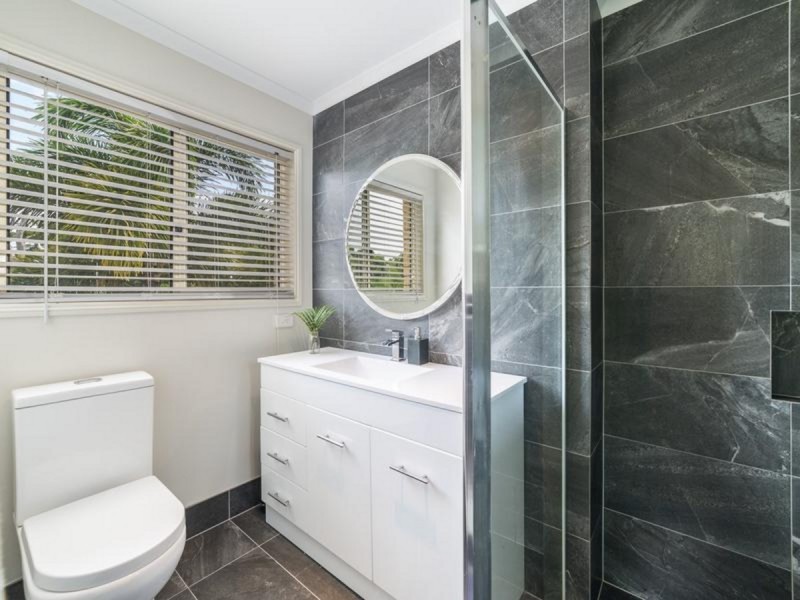 33 Forest Drive, Elanora QLD 4221
