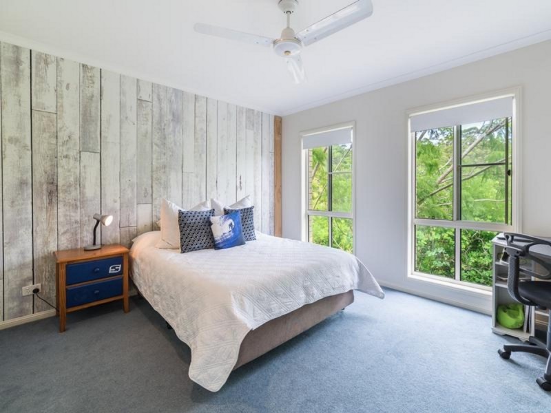 33 Forest Drive, Elanora QLD 4221