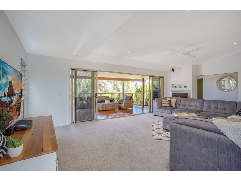 23 Jarrahdale Drive, Elanora QLD 4221