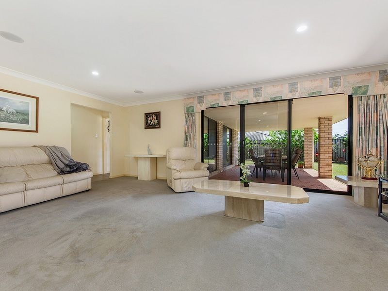 6 Pearwood Lane, Robina QLD 4226