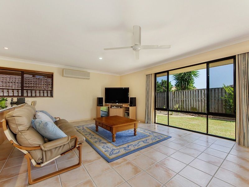 6 Pearwood Lane, Robina QLD 4226