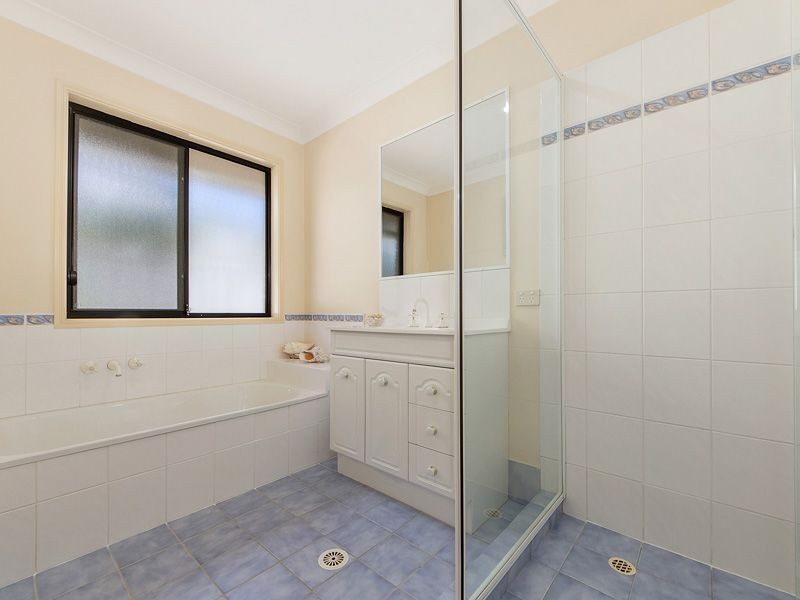 6 Pearwood Lane, Robina QLD 4226
