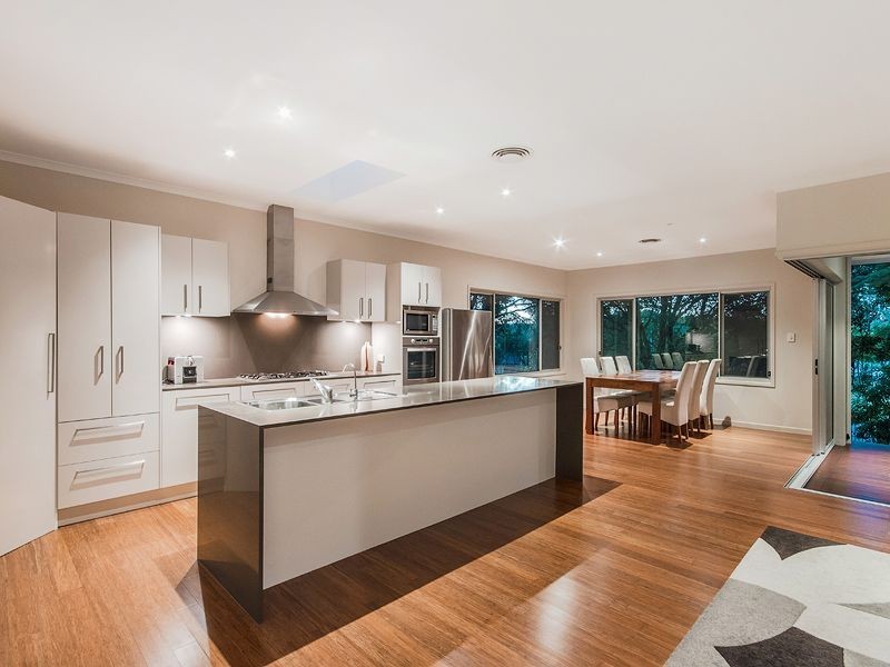 2 Cameron Court, Ashmore QLD 4214