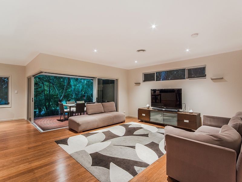 2 Cameron Court, Ashmore QLD 4214