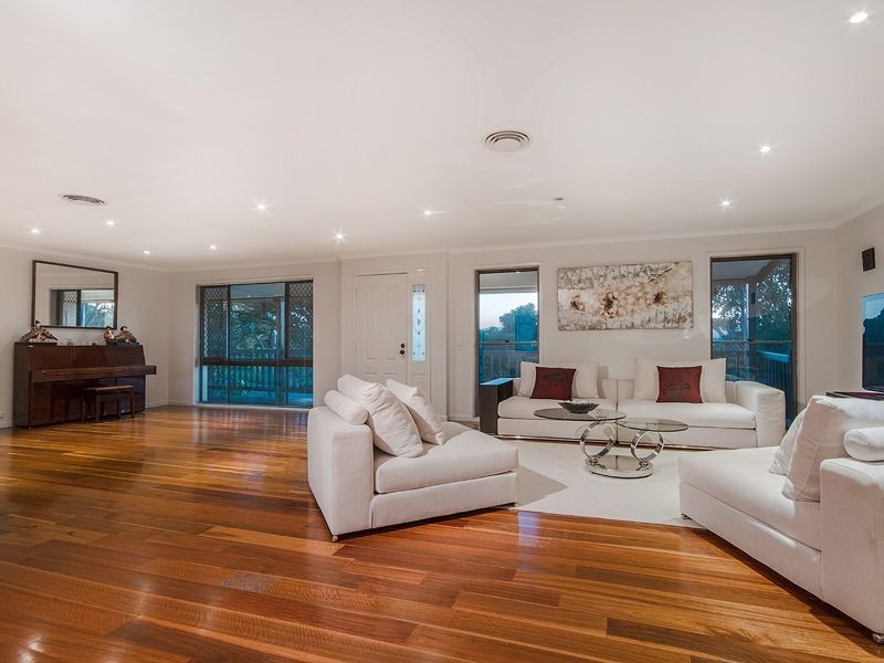 2 Cameron Court, Ashmore QLD 4214