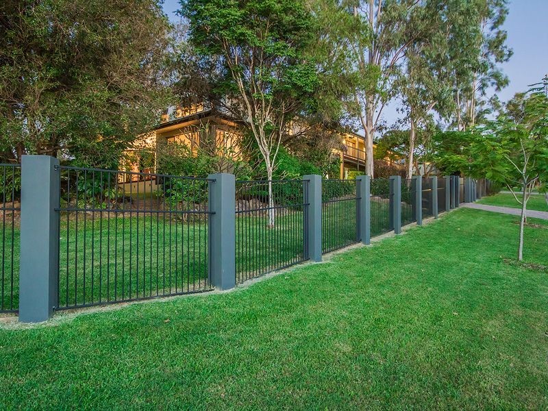 2 Cameron Court, Ashmore QLD 4214